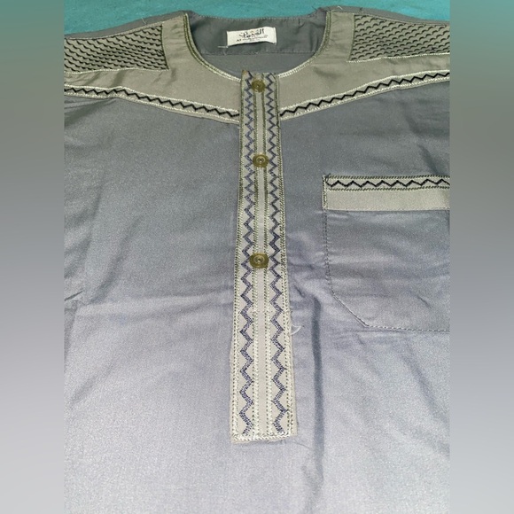 Al-Othaiman throbe kaftan prayer robe full length gray embroidered NEW size L - Picture 3 of 10